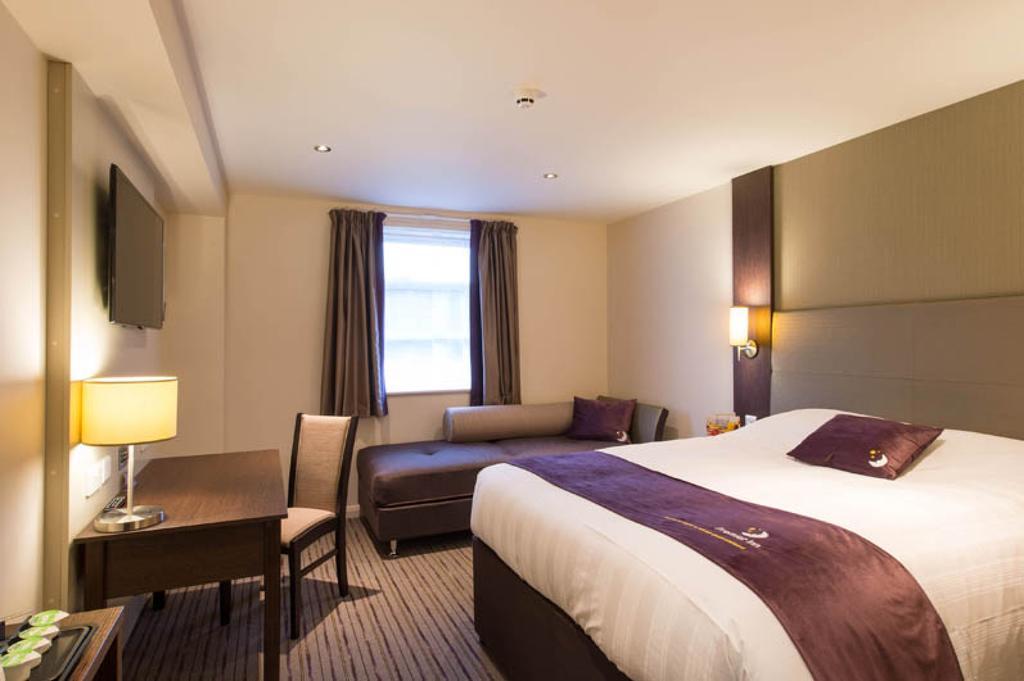 Premier Inn Merthyr Tydfil Exterior foto
